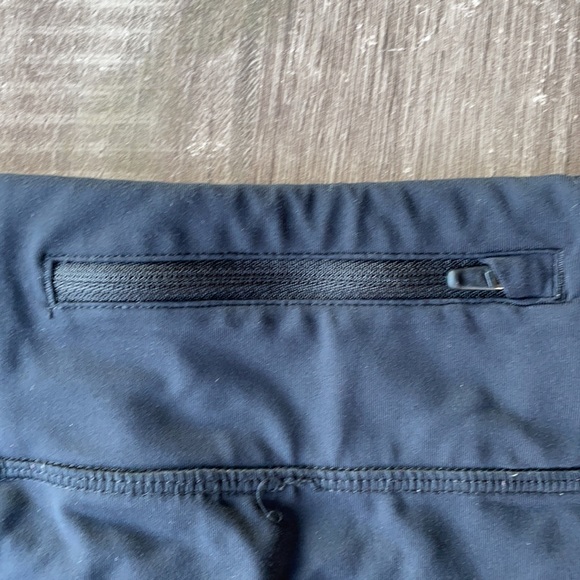 Nike Dri Fit Capri Legging - Picture 2 of 3